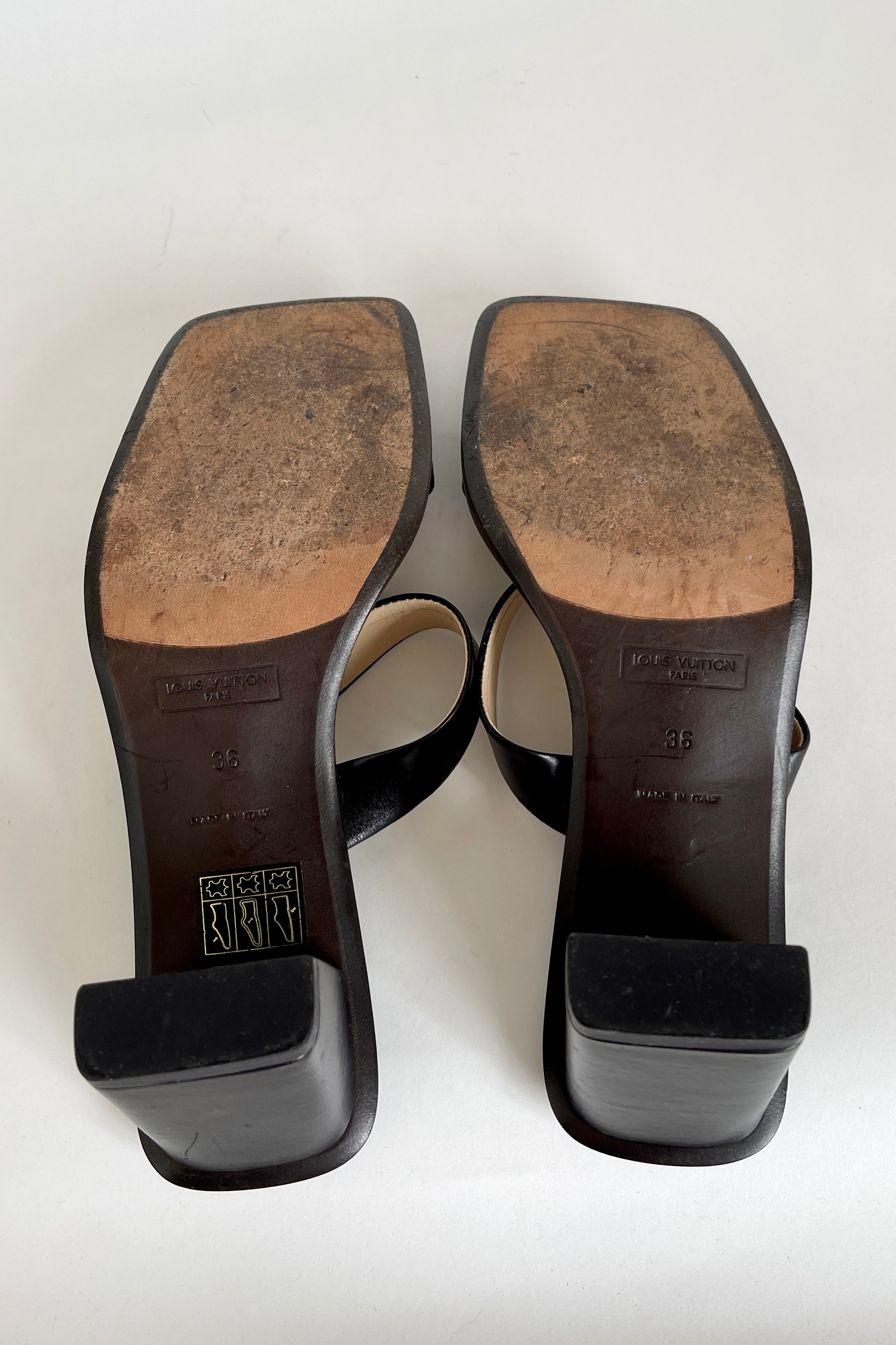 Louis Vuitton mules in black EU36