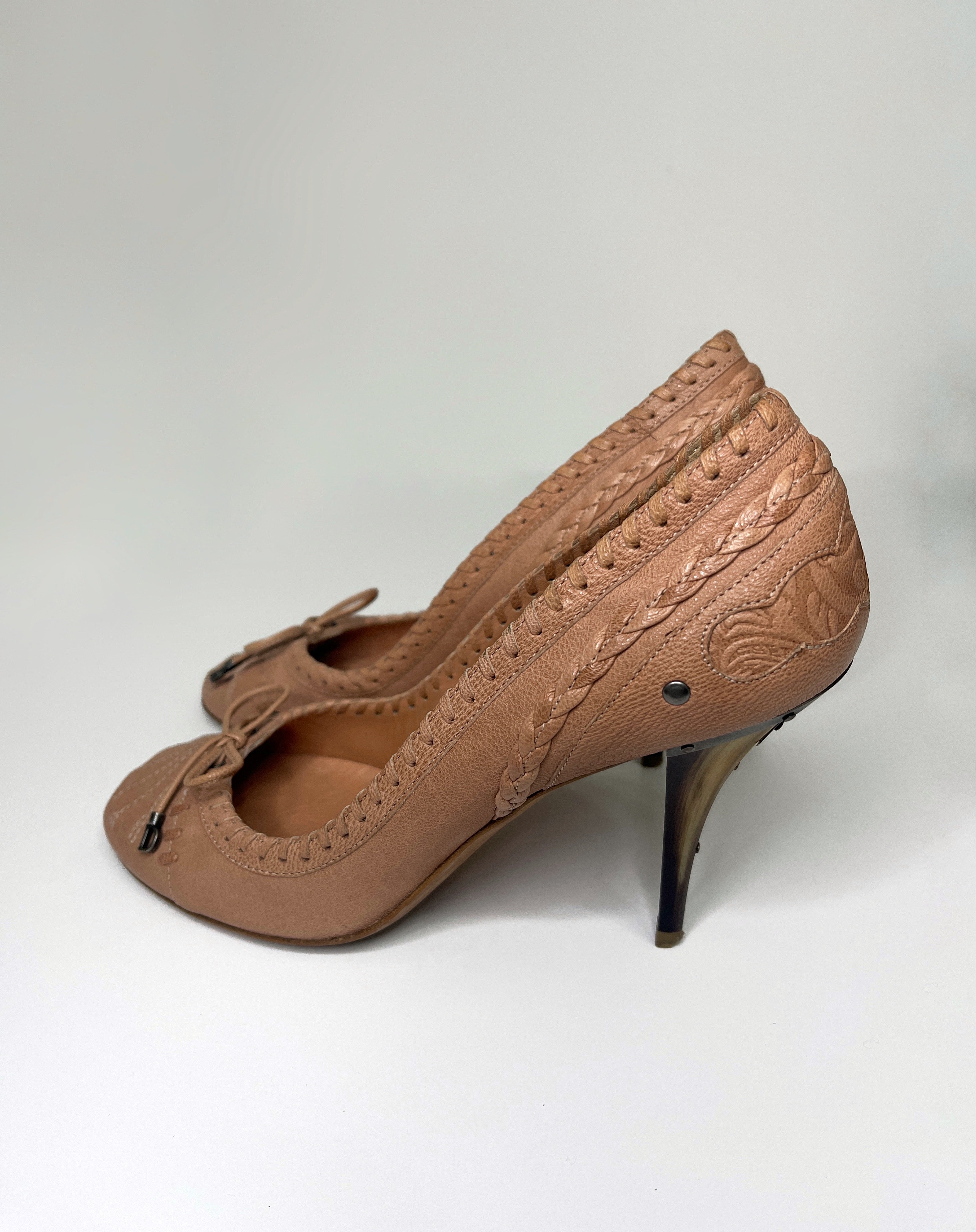 Vintage Dior by John Galliano Beige Leather Bow Heel Pumps