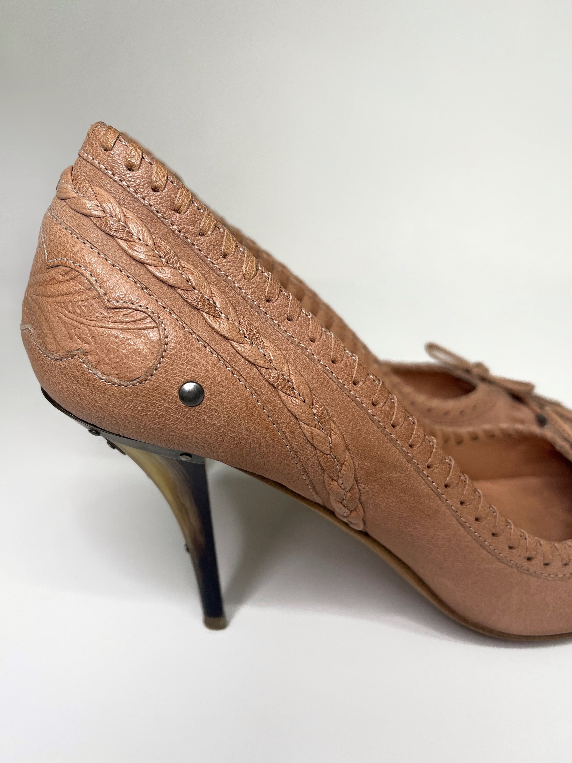 Vintage Dior by John Galliano Beige Leather Bow Heel Pumps