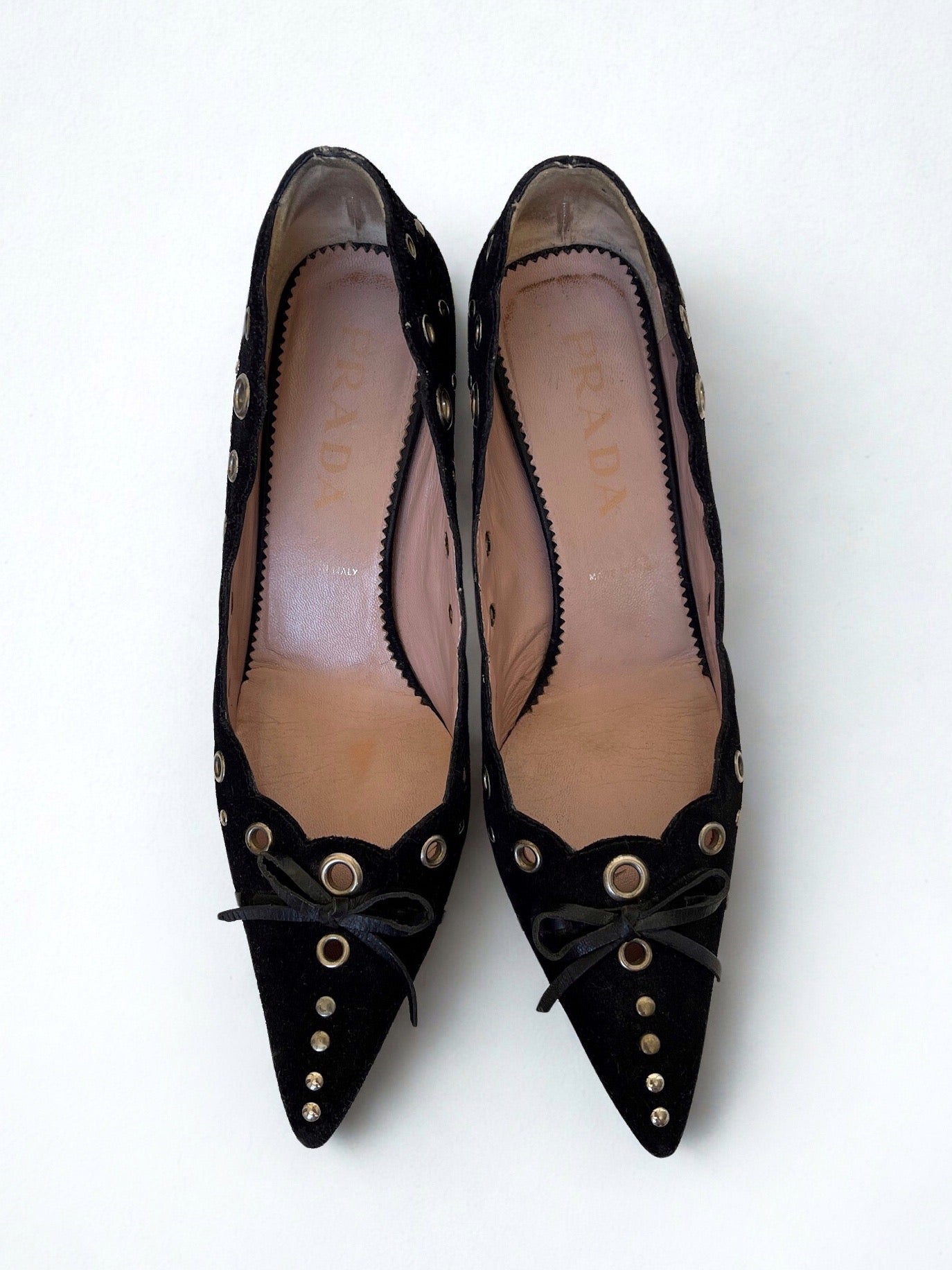 Vintage Prada suede eyelet heels pumps in black
