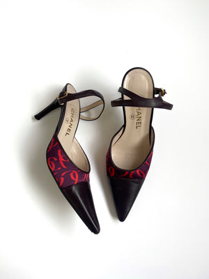 Vintage Chanel fall/winter 2000 CC logo monogram slingback heels pumps